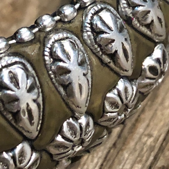 Gorgeous bangle - metal and fabric - Picture 3 of 8